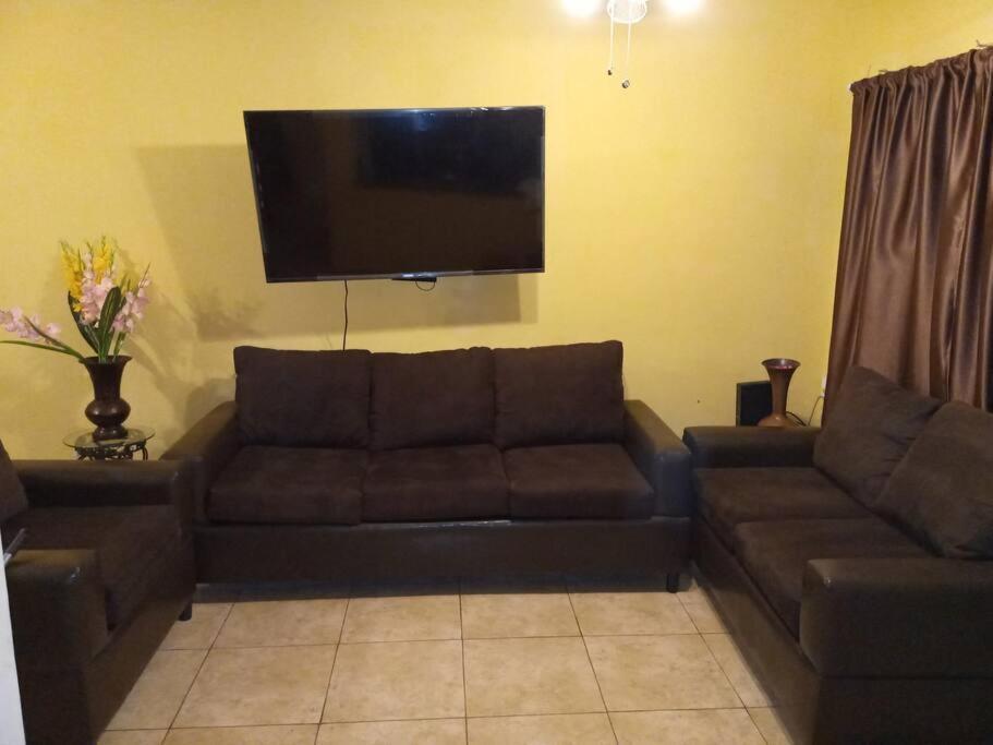 Casa Completa En Privada Y Con Cochera Monclova Luaran gambar